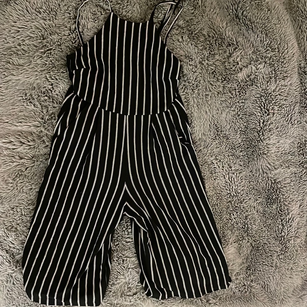 Solemio black and white halter top striped jumper size Small